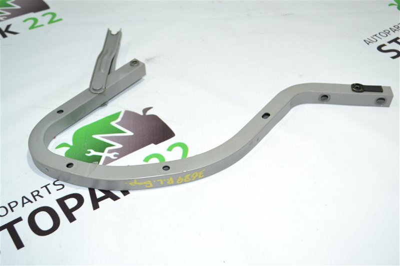 Петля крышки багажника Toyota Corolla NZE124 2002 (б/у)