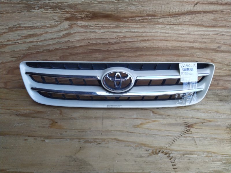 Решетка радиатора Toyota Ipsum SXM10 3SFE 1999 (б/у)
