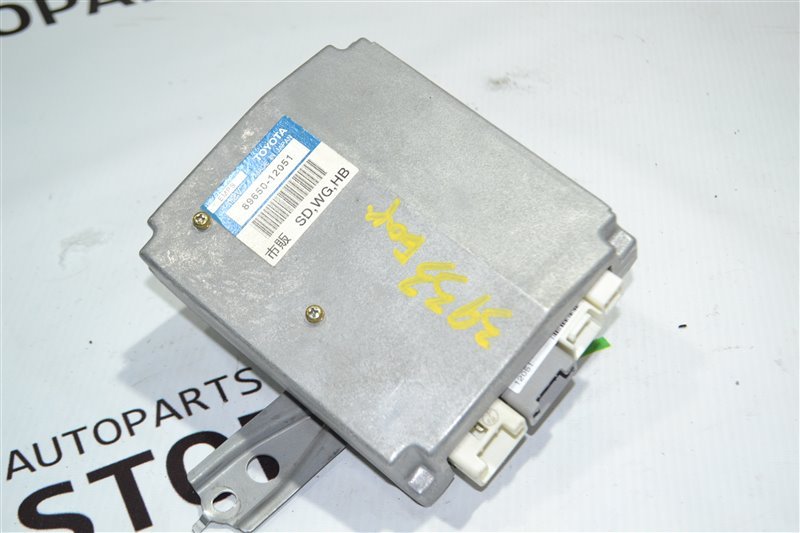 Блок управления рулевой рейкой Toyota Corolla NZE121 1NZ-FE 2001 (б/у)