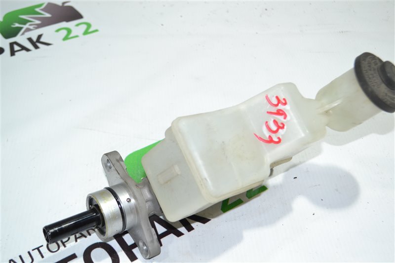 Главный тормозной цилиндр Toyota Corolla NZE121 1NZ-FE 2001 (б/у)