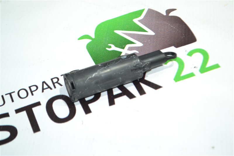 Амортизатор бардачка Toyota Corolla NZE124 1NZ 2005 (б/у)