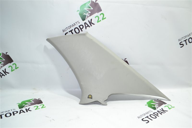 Накладка задней стойки Toyota Corolla NZE124 1NZ 2005 правая (б/у)