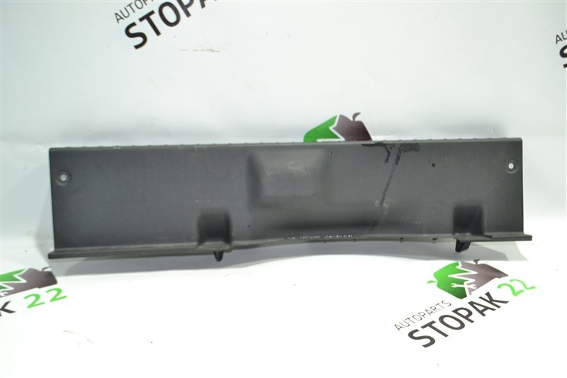 Накладка петли замка багажника Toyota Corolla NZE124 1NZ 2005 (б/у)