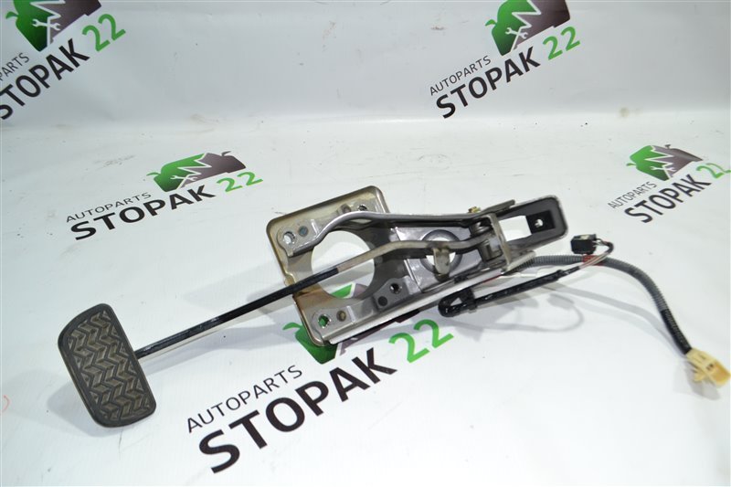 Педаль тормоза Toyota Corolla NZE124 1NZ 2005 (б/у)