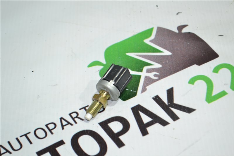 Концевик под педаль тормоза Toyota Corolla NZE124 1NZ 2005 (б/у)