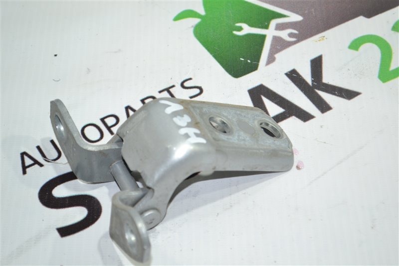 Петля двери нижняя Toyota Corolla NZE124 1NZ 2005 задняя левая (б/у)