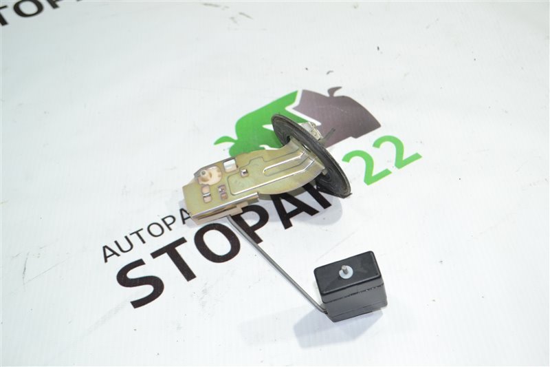 Датчик уровня топлива Toyota Corolla NZE124 1NZ 2005 (б/у)