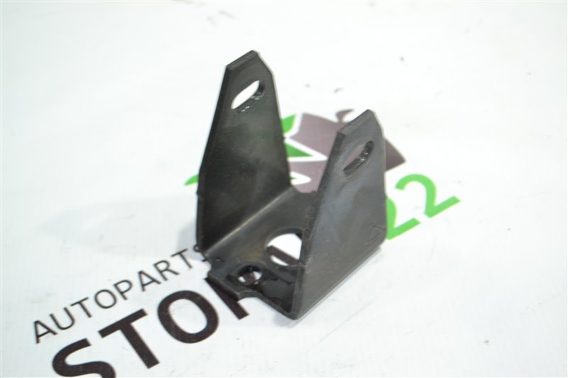 Кронштейн опоры двигателя Toyota Corolla NZE124 1NZ 2005 передний (б/у)