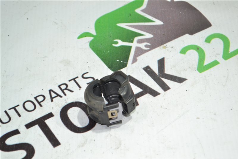 Фиксатор трубки кондиционера Toyota Corolla NZE124 1NZ 2005 (б/у)