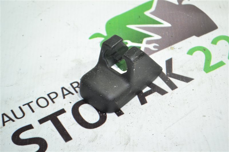 Заглушка на полозья сидений Toyota Corolla NZE124 1NZ 2005 (б/у)