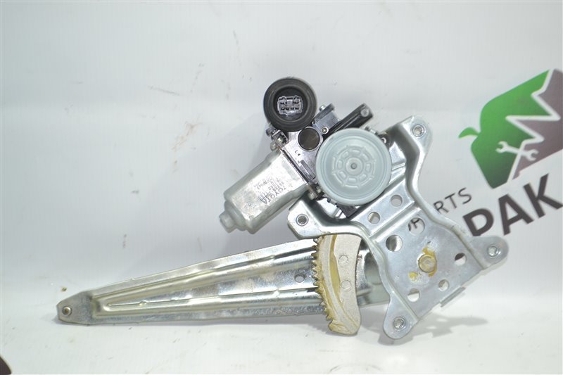 Стеклоподъемник Toyota Corolla NZE124 1NZ 2005 задний правый (б/у)