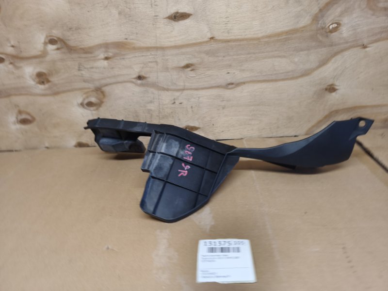 Защита радиатора Toyota Harrier GSU35 2GR-FE 2007 правая (б/у)