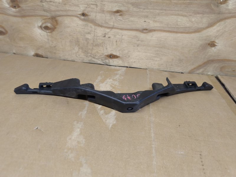 Накладка замка капота Toyota Harrier GSU35 2GR-FE 2007 (б/у)