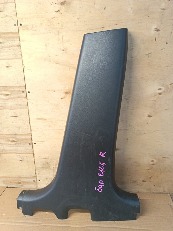 Накладка на стойку кузова Mitsubishi Airtrek CU5W 4G69 2005 правая (б/у)