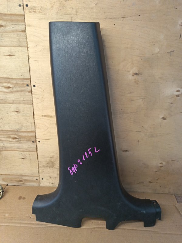 Накладка на стойку кузова Mitsubishi Airtrek CU5W 4G69 2005 левая (б/у)