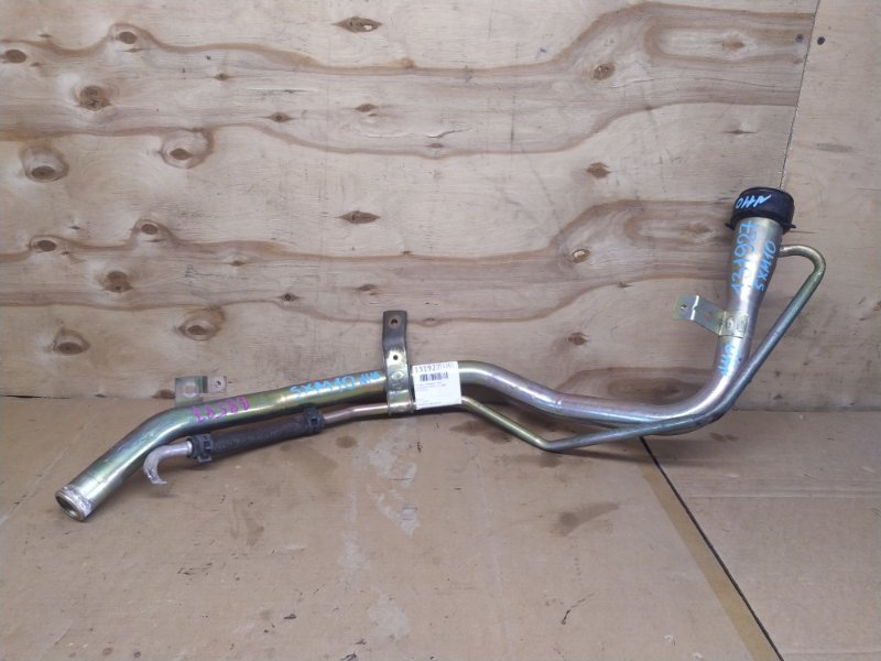 Горловина топливного бака Toyota Ipsum SXM10 3SFE 2000 (б/у)