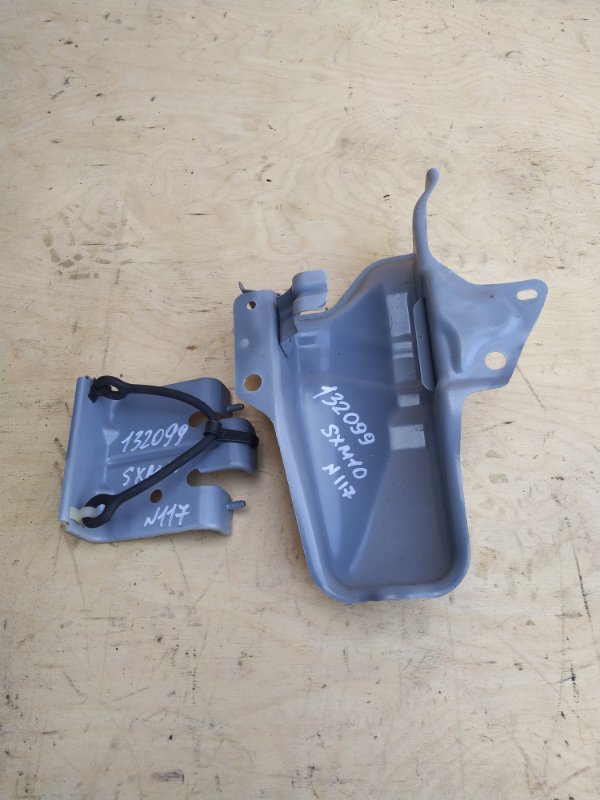 Крепление домкрата Toyota Ipsum SXM10 3SFE 1999 (б/у)
