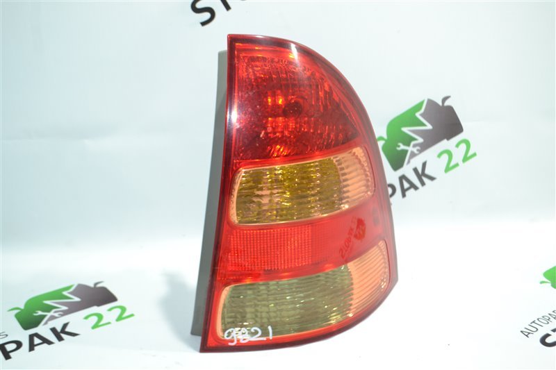 Стоп Toyota Fielder NZE121 1NZ 2002 задний правый (б/у)