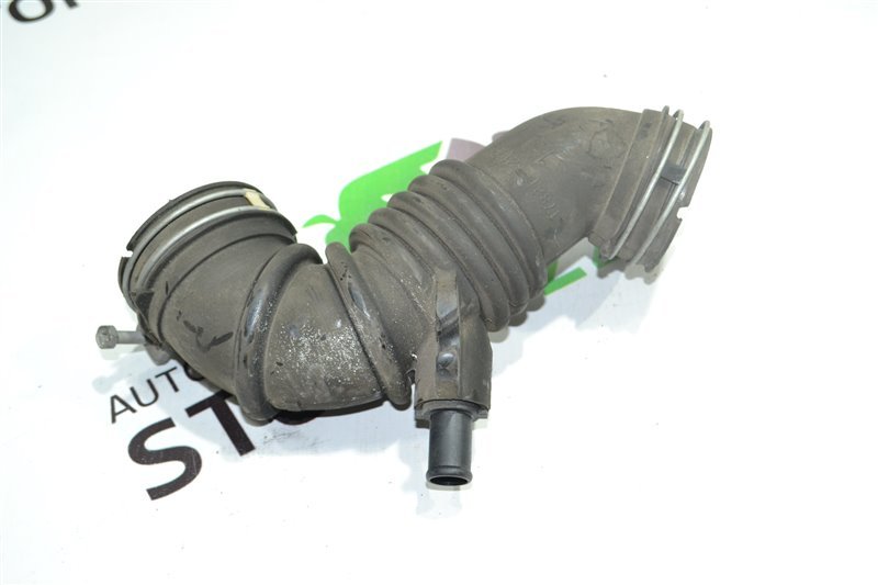 Патрубок воздушного фильтра Toyota Fielder NZE121 1NZ 2002 (б/у)