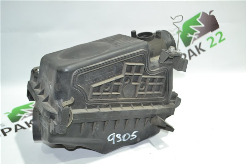 Корпус воздушного фильтра Toyota Fielder ZZE122 2002 (б/у)