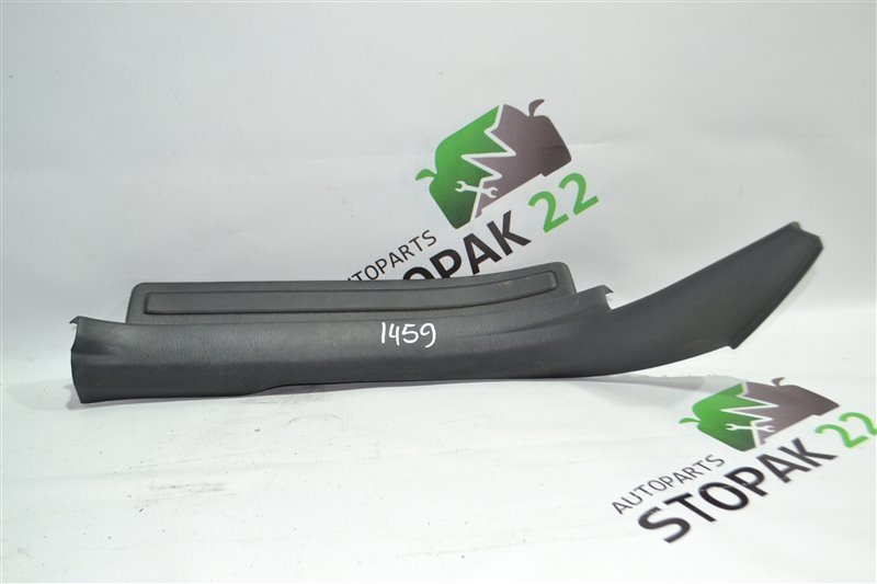 Накладка на порог Toyota Fielder NZE121 2003 задняя правая (б/у)