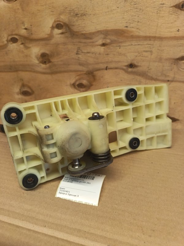 Рычаг переключения КПП Nissan X-Trail NT30 QR20DE 2001 (б/у) Рычаг переключения КПП Nissan X-Trail NT30 QR20DE 2001 (б/у)