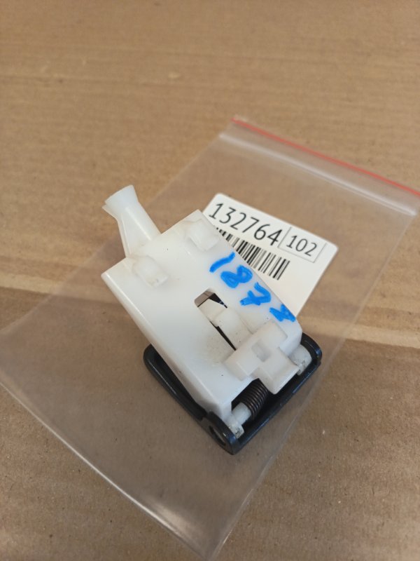 Ручка открывания капота Toyota Wish ZGE21 3ZR-FAE 2009 (б/у) Ручка открывания капота Toyota Wish ZGE21 3ZR-FAE 2009 (б/у)