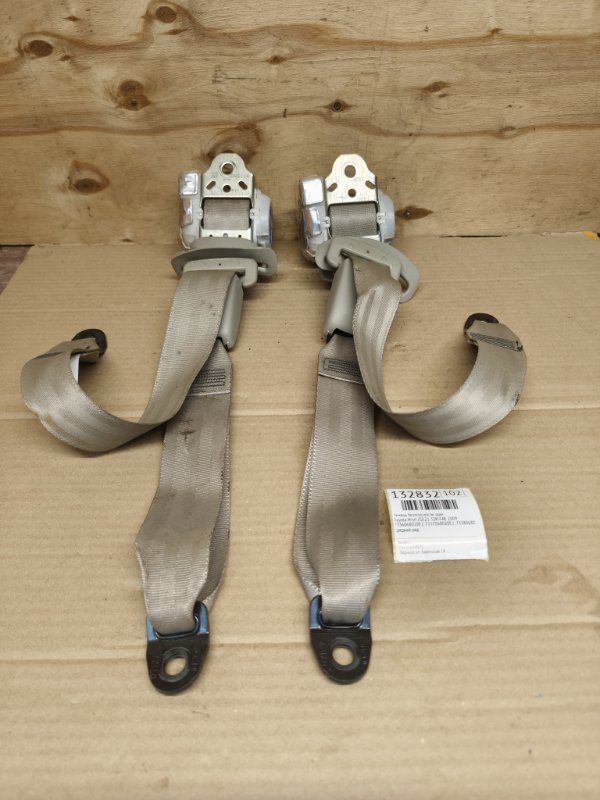 Ремень безопасности Toyota Wish ZGE21 3ZR-FAE 2009 задний (б/у)