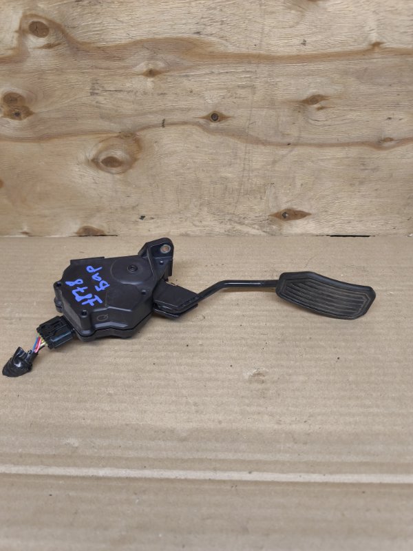 Педаль газа Toyota Wish ZGE21 3ZR-FAE 2009 (б/у)