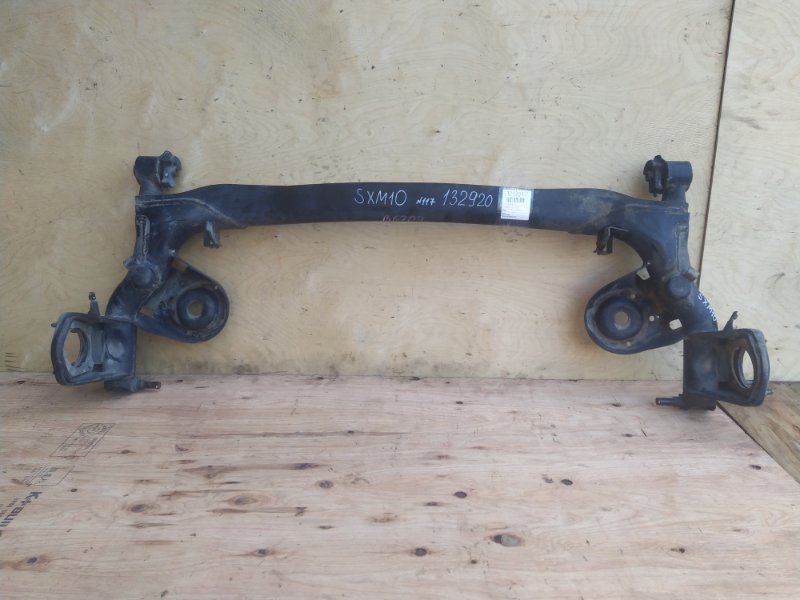 Балка поперечная Toyota Ipsum SXM10 3SFE 1999 задняя (б/у)