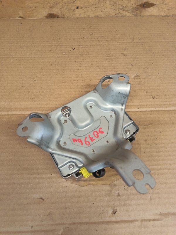 Блок управления airbag Toyota Harrier GSU35 2GR-FE 2007 (б/у) Блок управления airbag Toyota Harrier GSU35 2GR-FE 2007 (б/у)