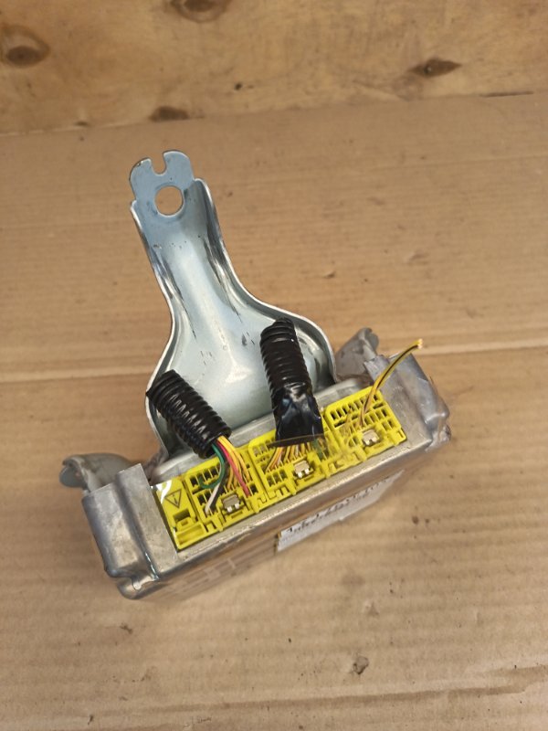 Блок управления airbag Toyota Harrier GSU35 2GR-FE 2007 (б/у) Блок управления airbag Toyota Harrier GSU35 2GR-FE 2007 (б/у)