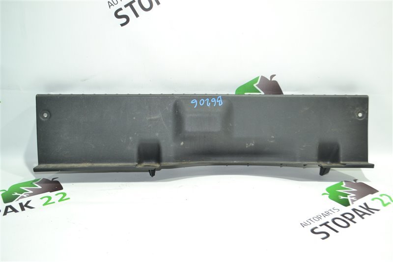 Накладка петли замка багажника Toyota Corolla NZE121 1NZ 2002 (б/у)