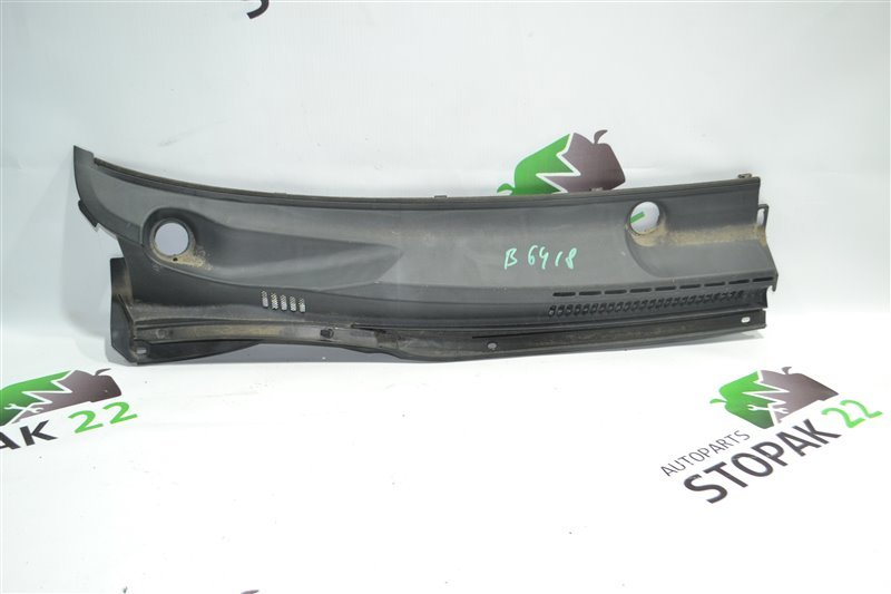 Решетка под дворники Toyota Fielder NZE124 1NZ-FE 2005 правая (б/у)