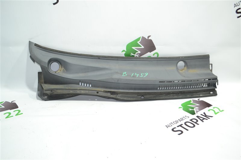 Решетка под дворники Toyota Fielder NZE121 2003 правая (б/у)