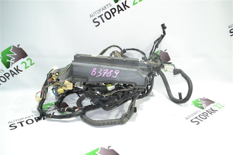 Блок предохранителей Toyota Corolla NZE121 1NZ 2004 (б/у)