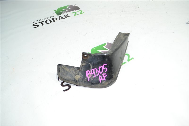 Брызговик Toyota Fielder ZZE122 2002 передний правый (б/у)