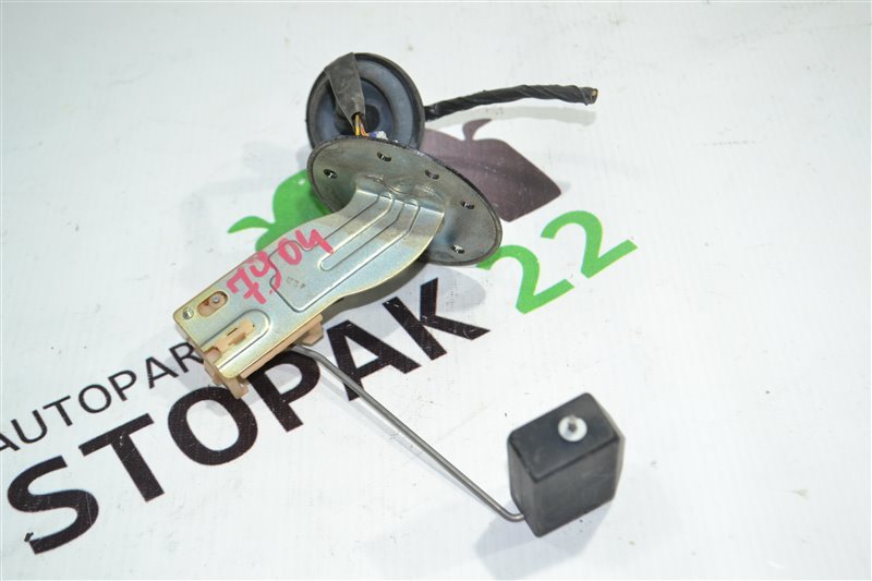 Датчик уровня топлива Toyota Fielder NZE124 1NZ 2002 (б/у)