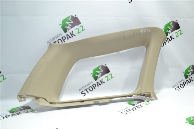 Накладка задней стойки Toyota Fielder NZE121 1NZ 2002 левая (б/у)