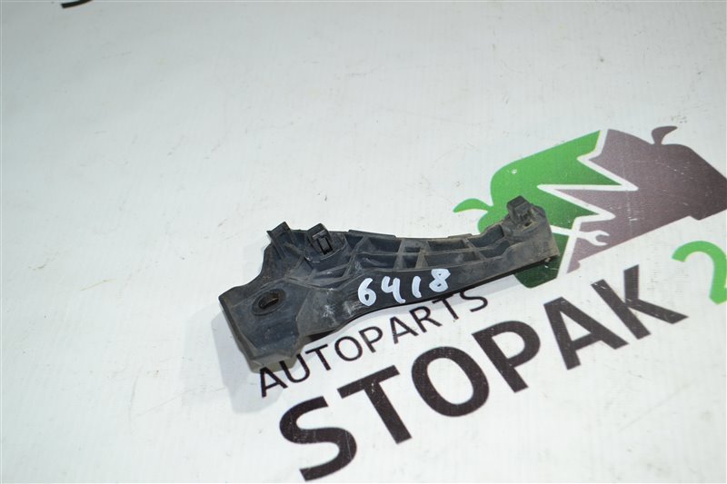 Крепление бампера Toyota Fielder NZE124 1NZ-FE 2005 переднее правое (б/у)