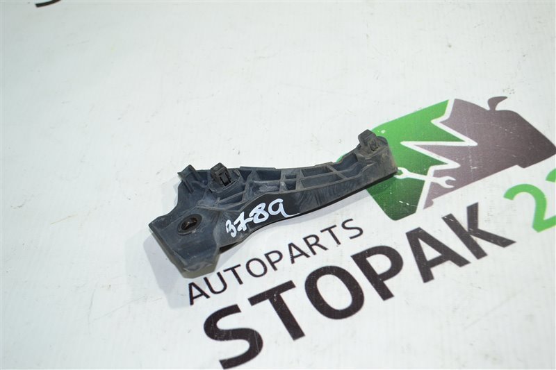 Крепление бампера Toyota Corolla NZE121 1NZ 2004 переднее правое (б/у)