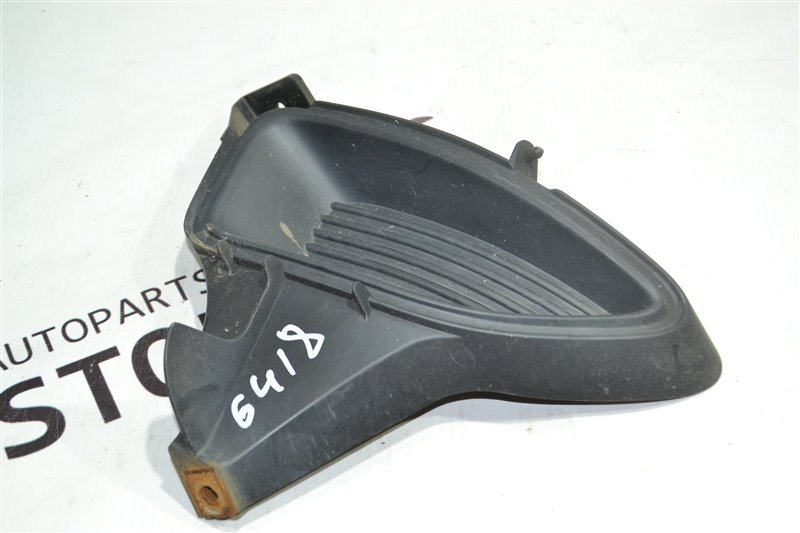 Заглушка бампера Toyota Fielder NZE124 1NZ-FE 2005 передняя левая (б/у)