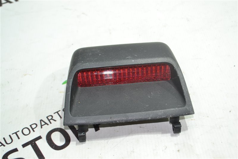 Стоп-сигнал Toyota Corolla NZE121 1NZ-FE 2006 (б/у)