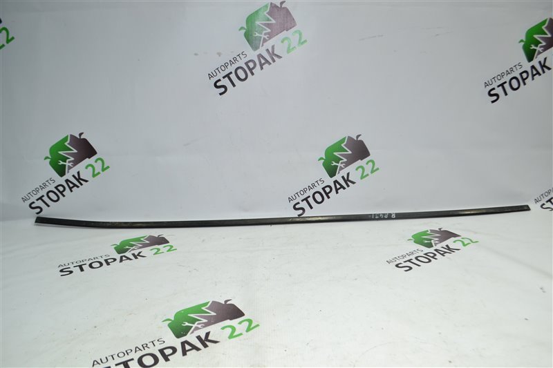 Молдинг на крышу Toyota Corolla NZE121 1NZ-FE 2005 правый (б/у)