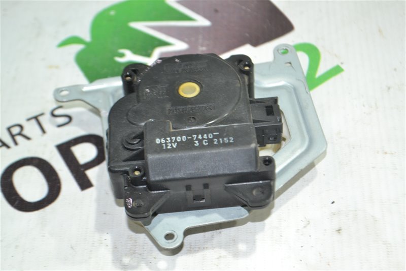 Сервопривод заслонок печки Toyota Allex NZE121 1NZ-FE 2001 (б/у)