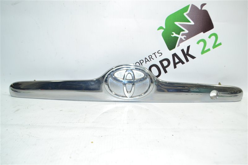 Накладка крышки багажника(ХРОМ) Toyota Corolla NZE121 1NZ 2002 (б/у)