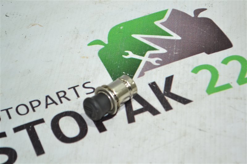 Прикуриватель Toyota Corolla NZE124 2002 (б/у)
