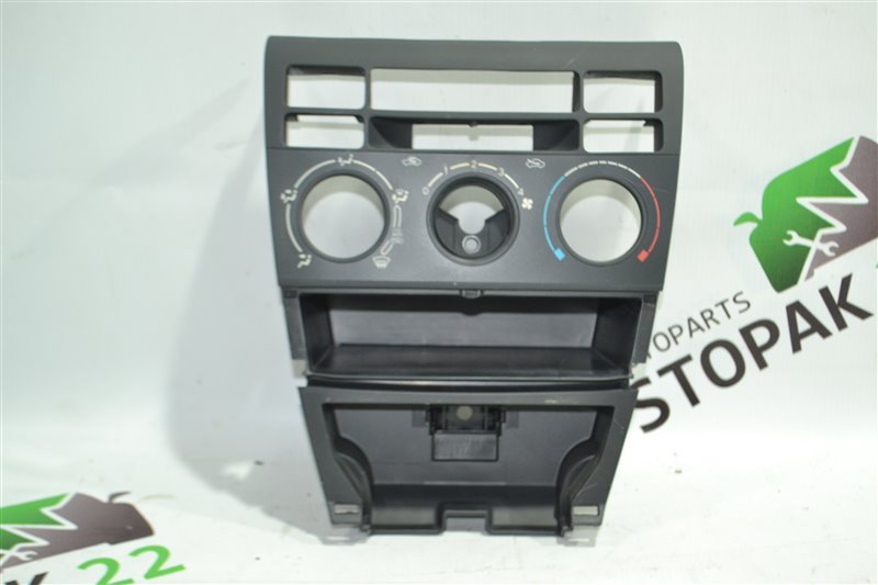 Консоль климат-контроля Toyota Corolla NZE124 2002 (б/у)