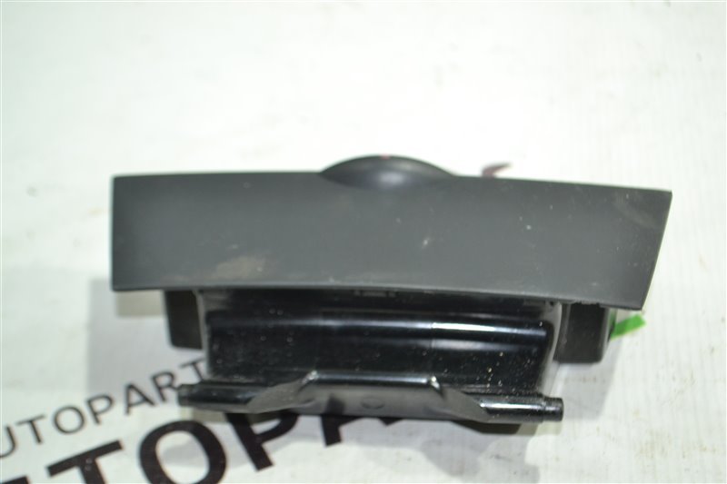 Пепельница Toyota Corolla NZE121 1NZ 2001 (б/у)