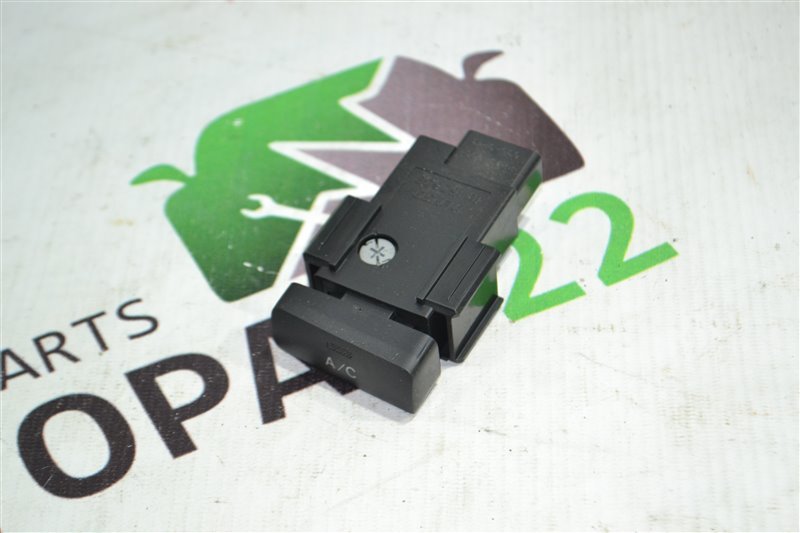 Кнопка включения кондиционера Toyota Corolla NZE121 1NZ 2001 (б/у)